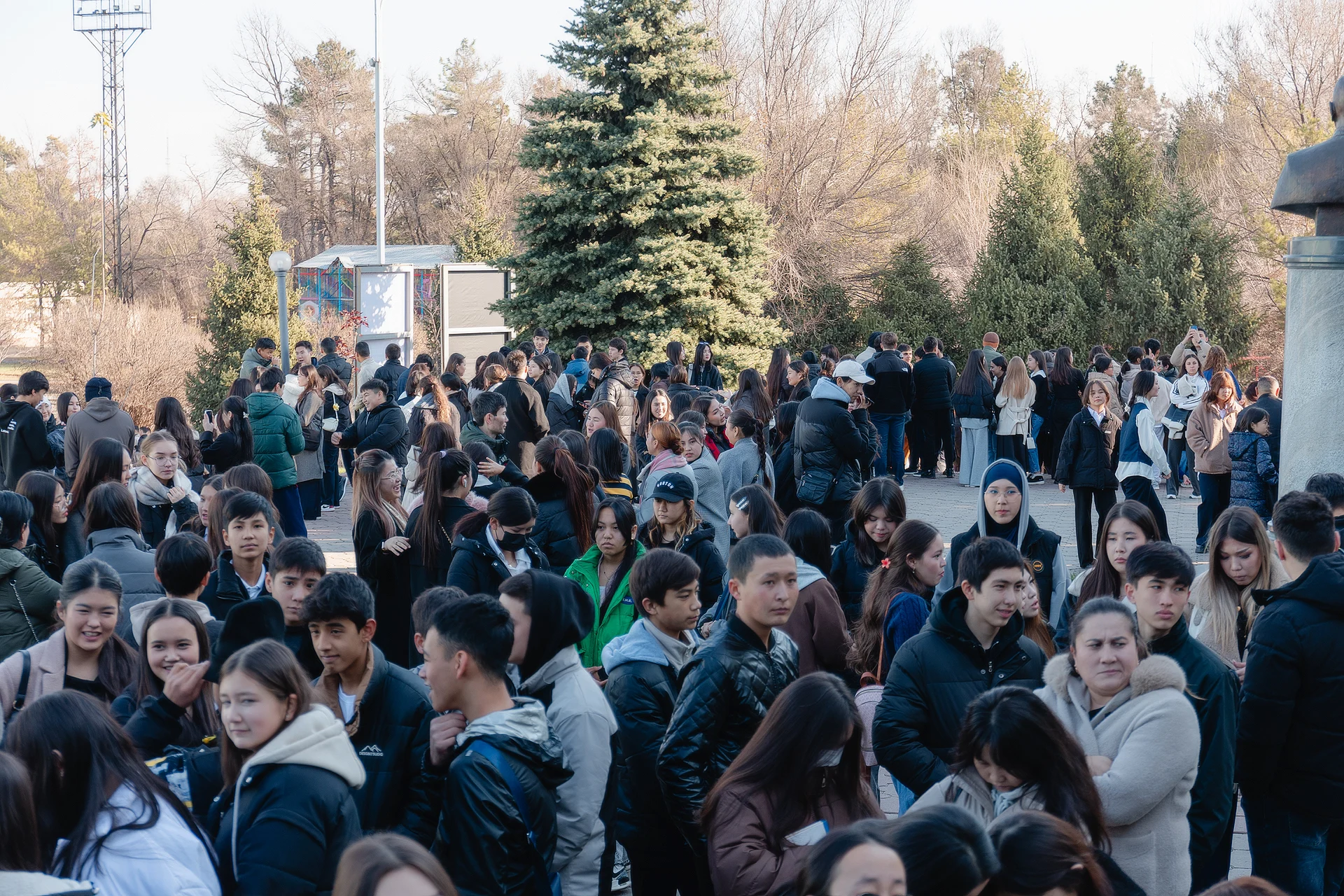 Студенты на выставке